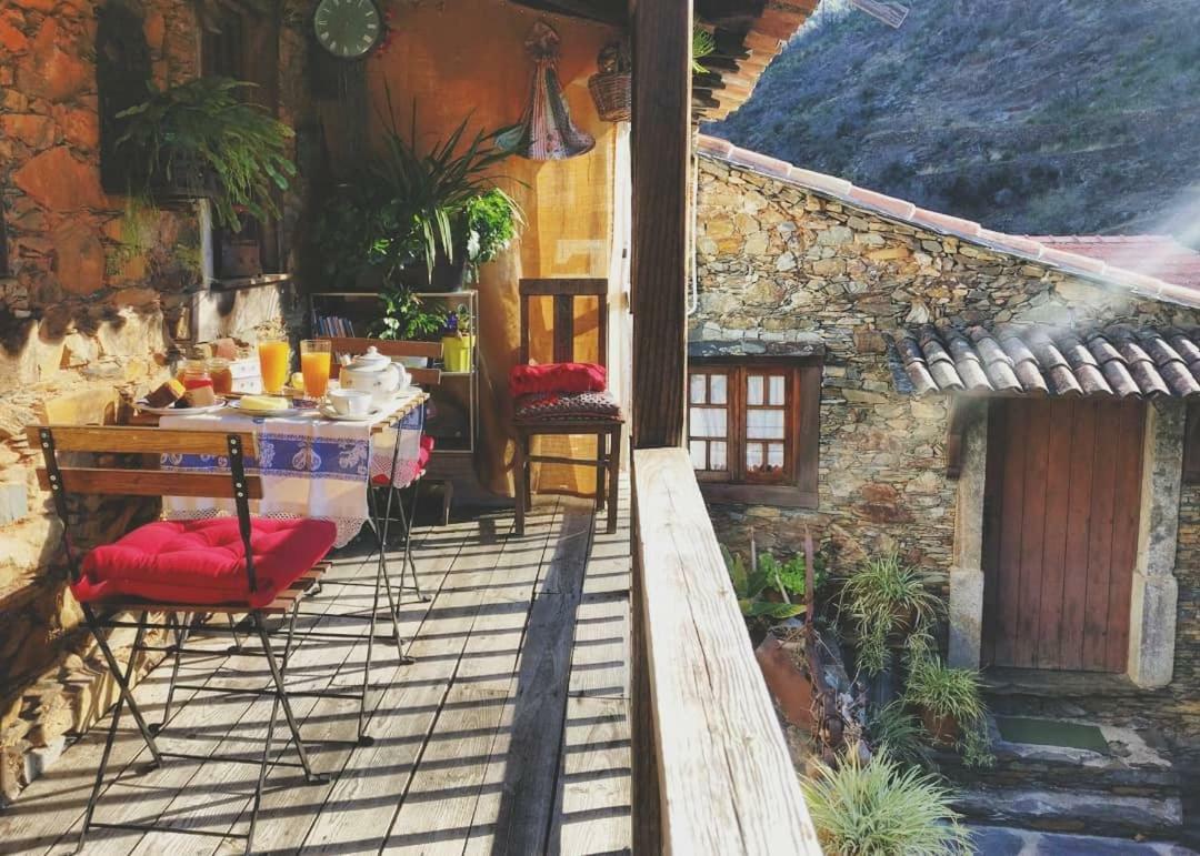 Penzion A Casa Da Natalia Cha de Alvares Exteriér fotografie